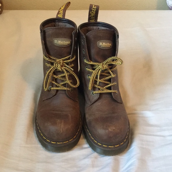 7b10 dr martens